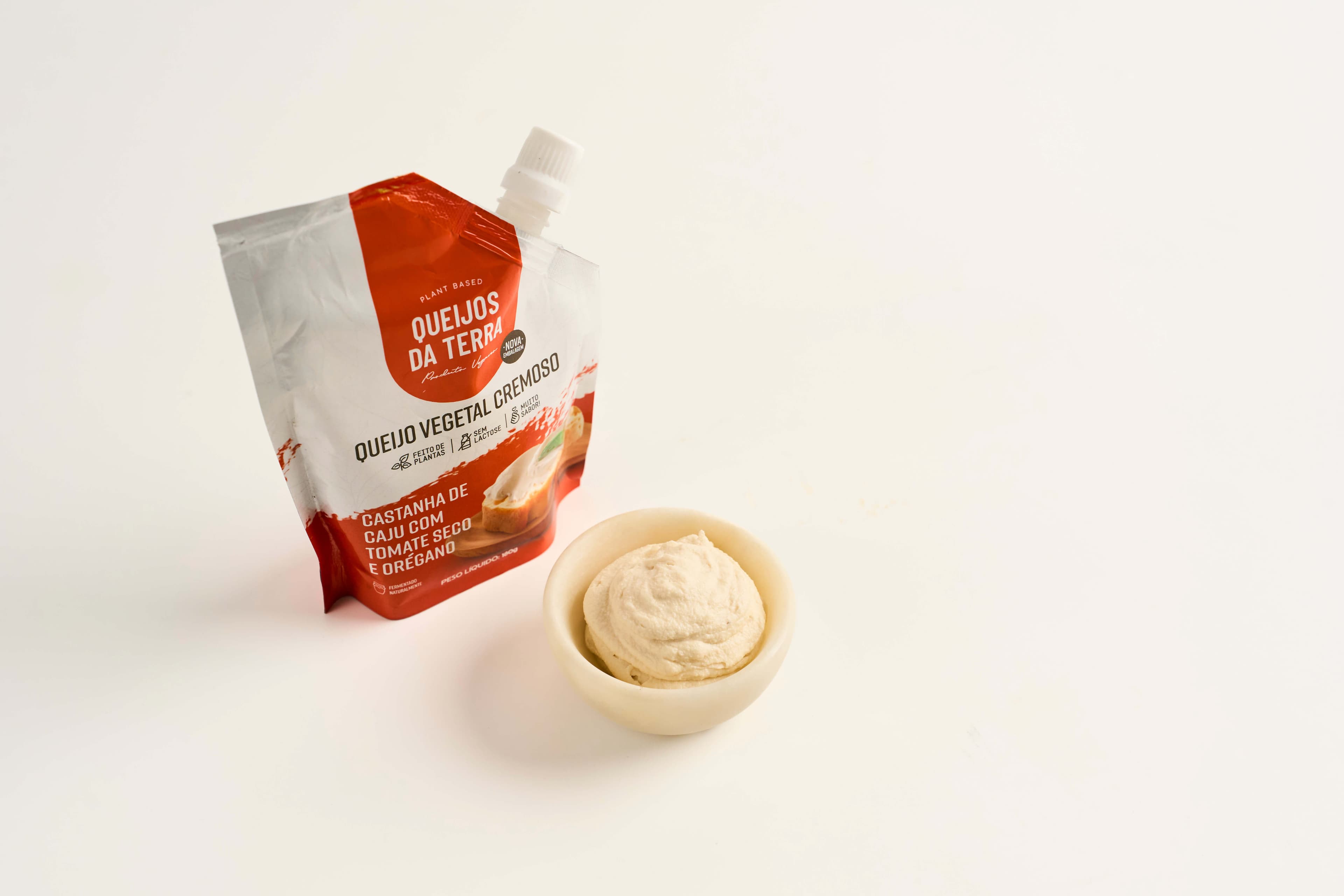 Queijo cremoso de castanha de caju com tomate seco e orégano 180g