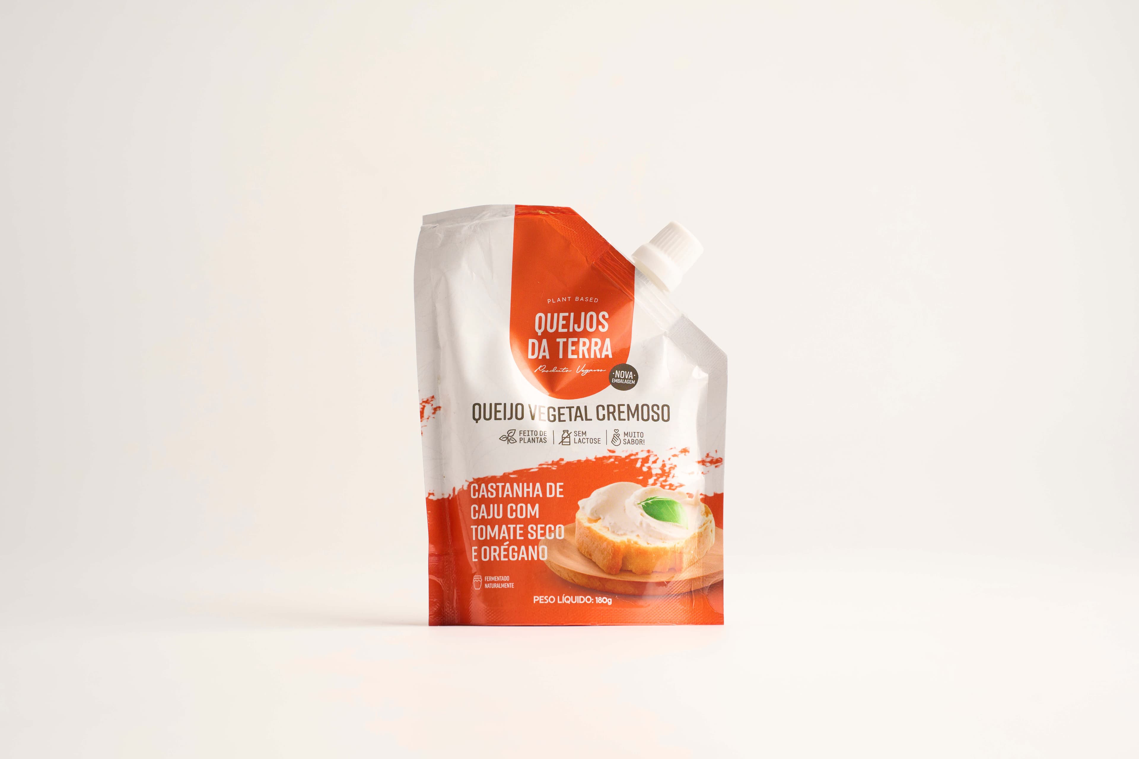 Queijo cremoso de castanha de caju com tomate seco e orégano 180g