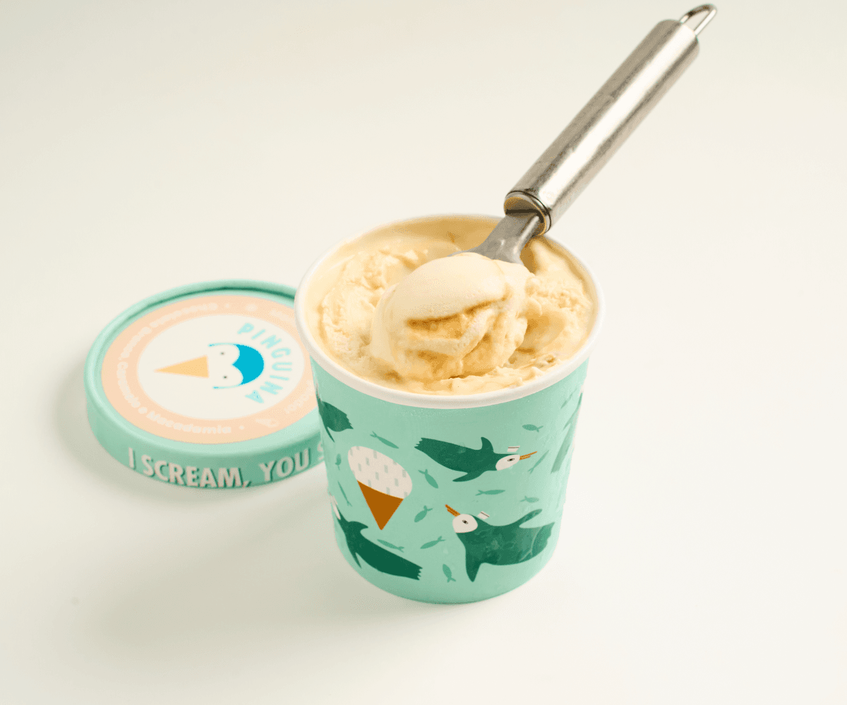 Sorvete de chocolate branco com caramelo e macadâmia 500ml