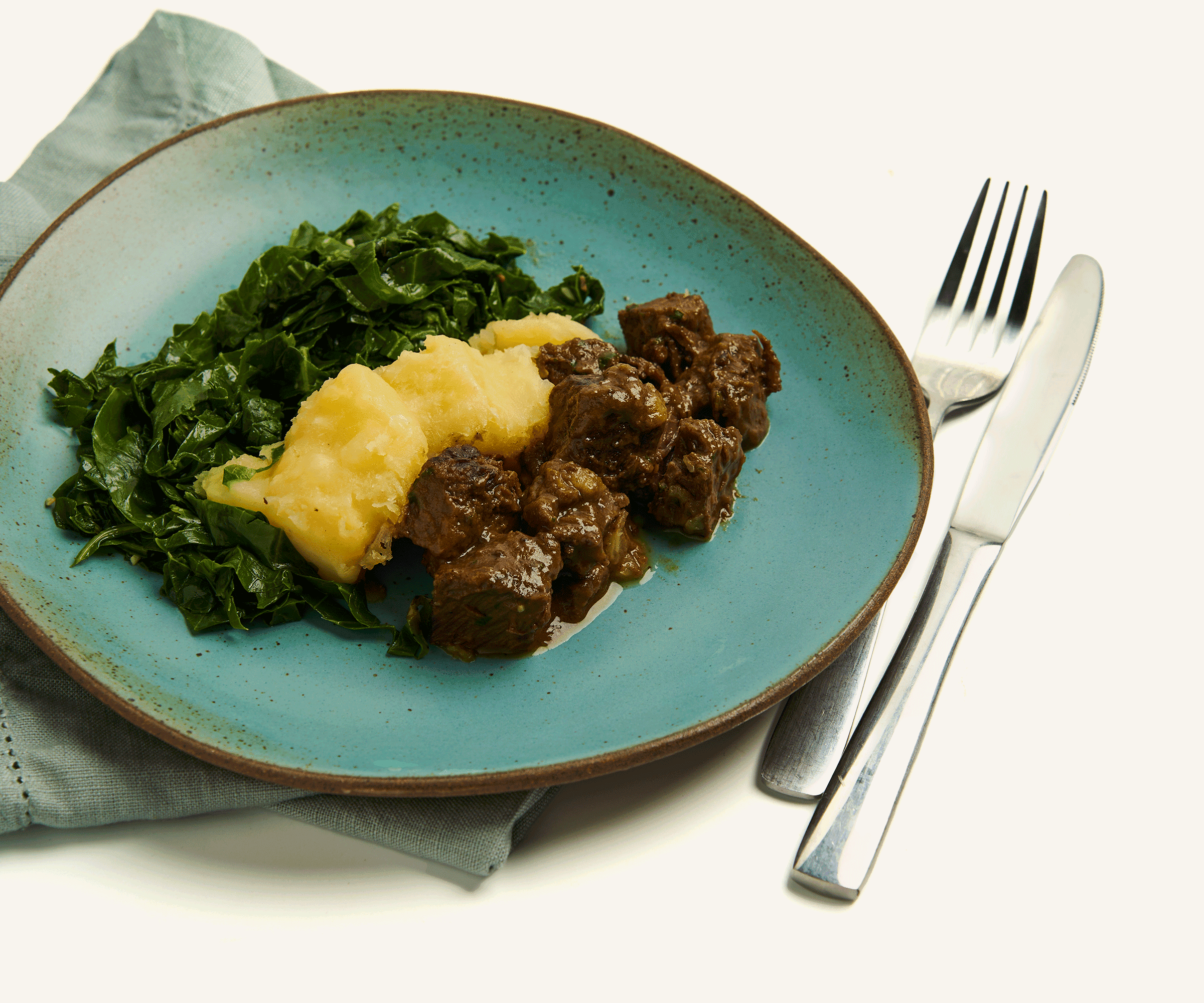 Carne cozida com vinho, mandioca cremosa e couve refogada 310g
