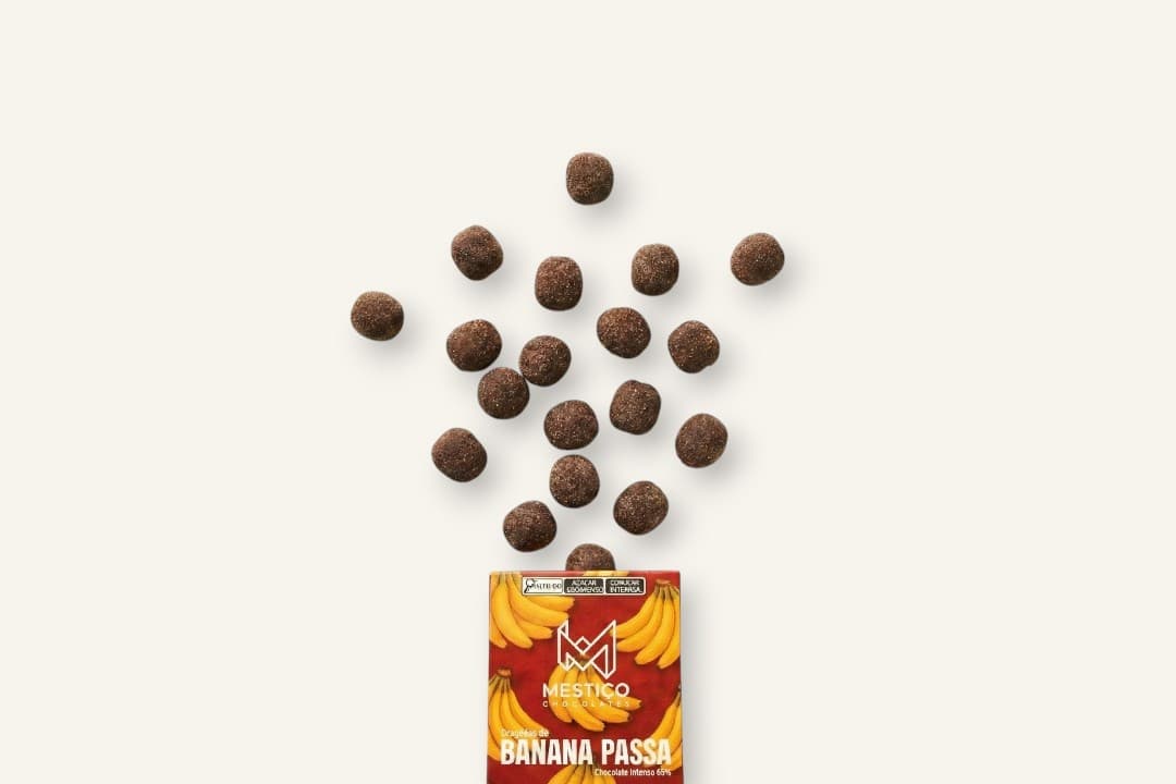 Drageado de banana passa com chocolate intenso 65% cacau 100g