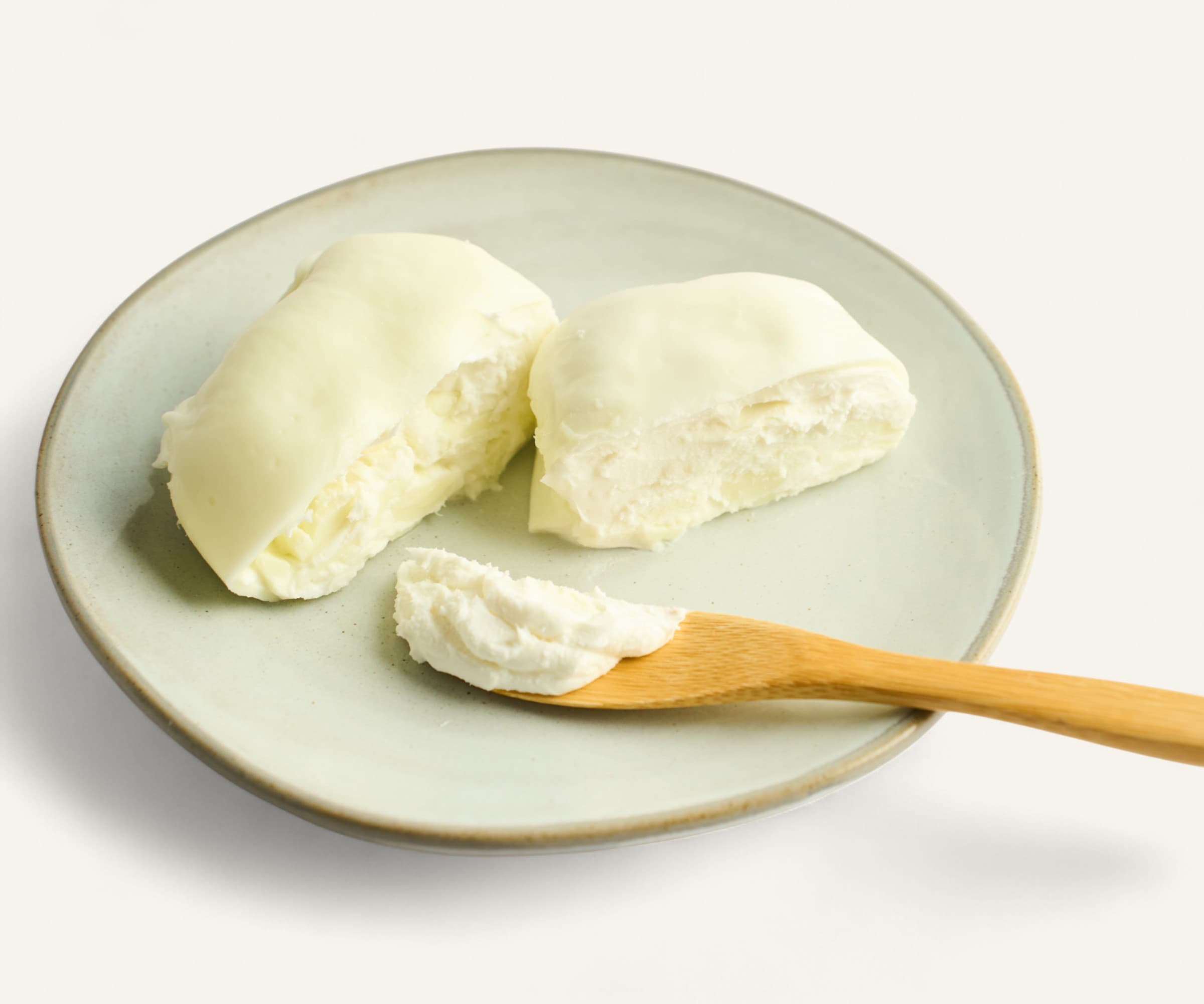 Queijo mussarela de búfala burrata Almeida Prado 150g