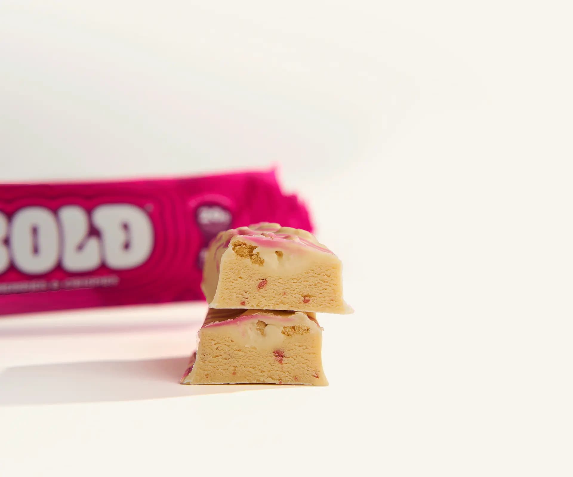 Barra de proteína 21g Bold sabor mousse de morango 60g