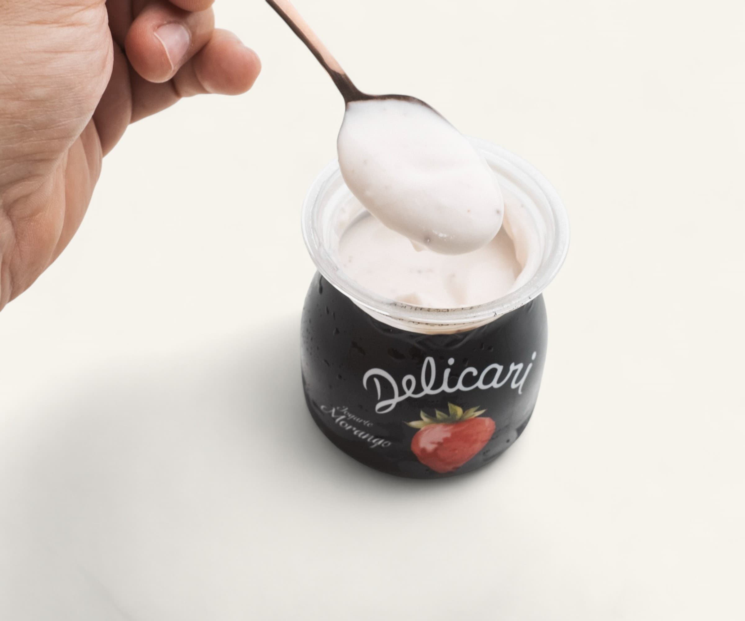 Iogurte de morango Delicari 170ml
