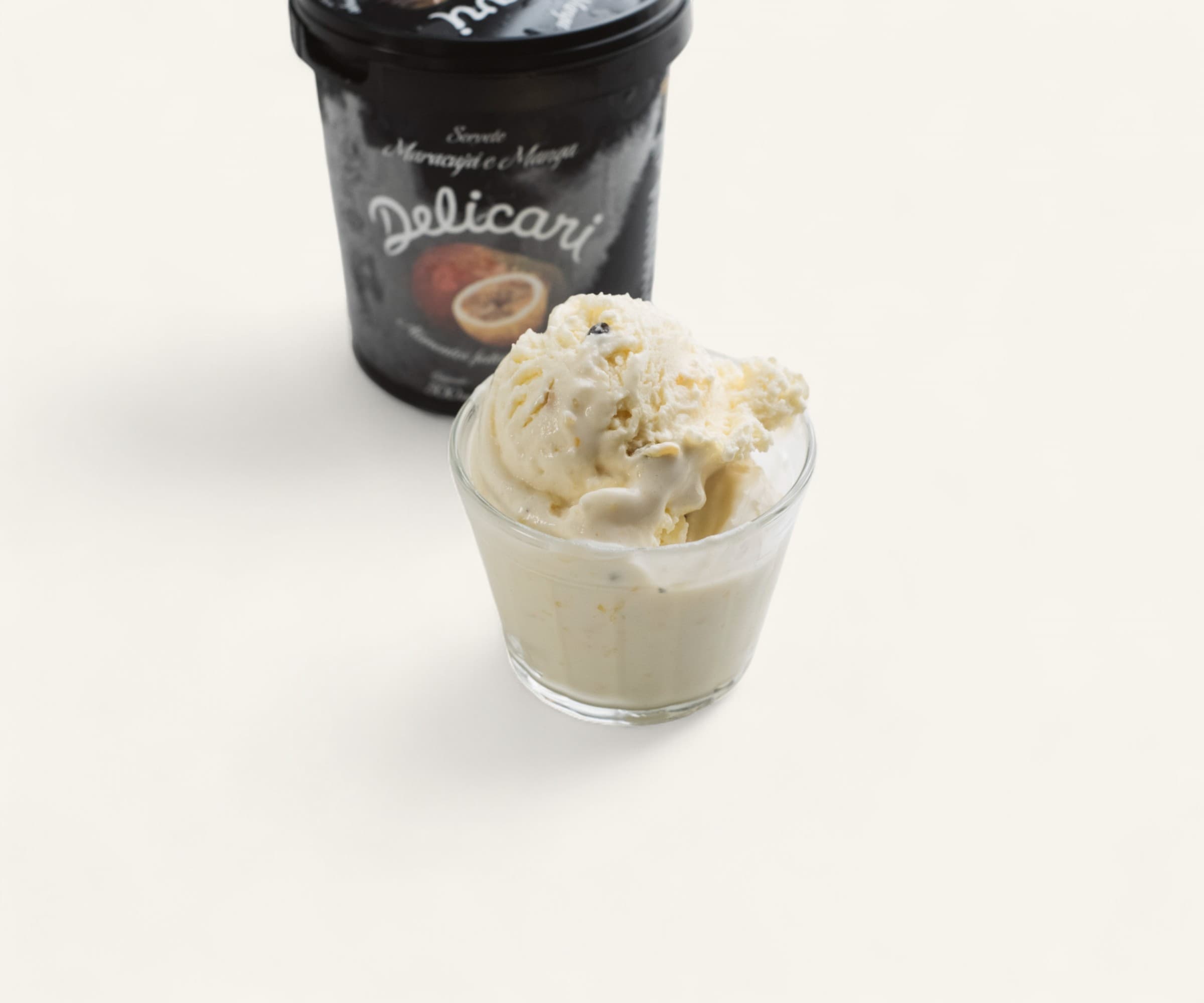 Sorvete de maracujá com manga Delicari 500ml