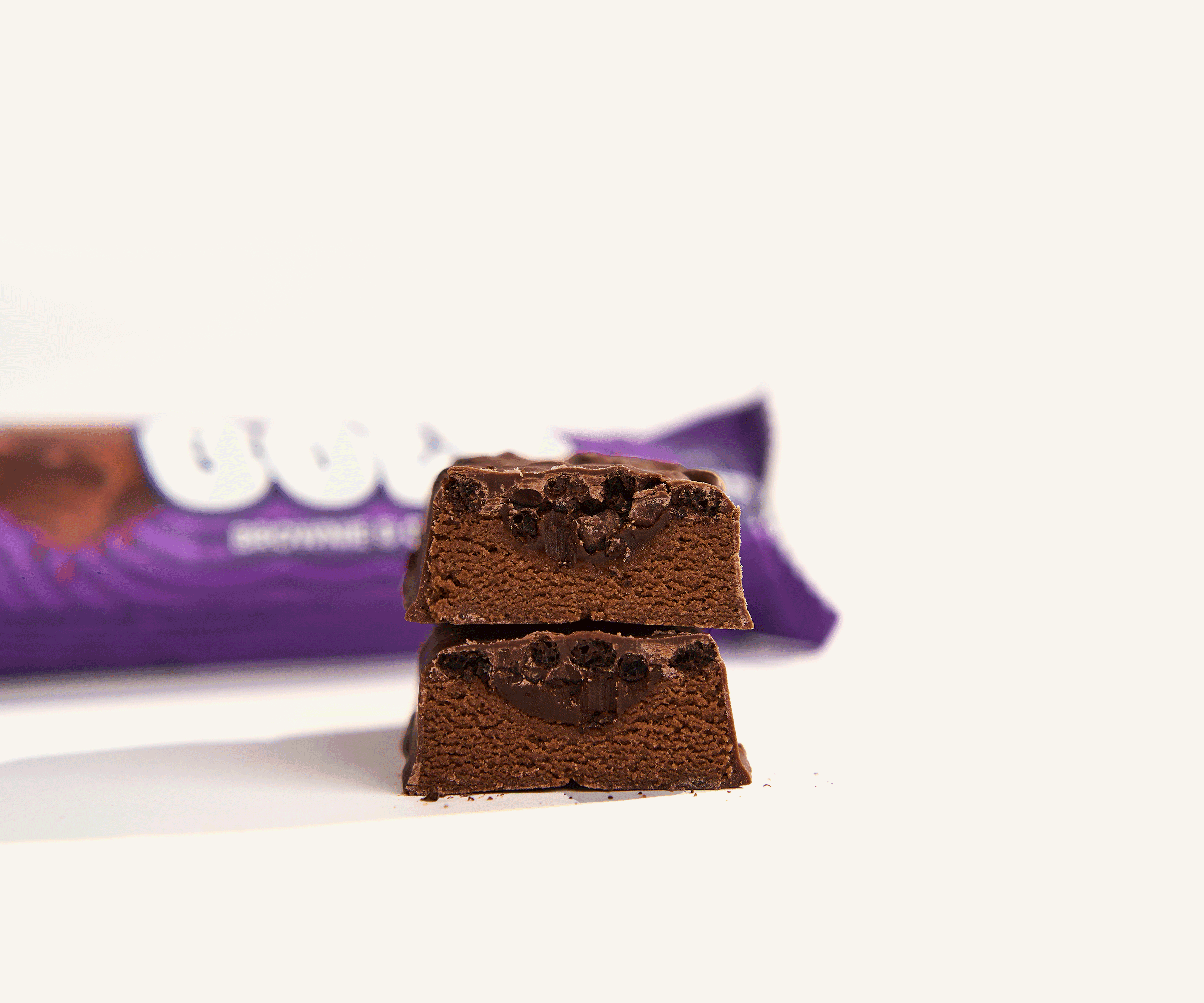 Barra de proteína Bold 20g sabor brownie e crispies 60g