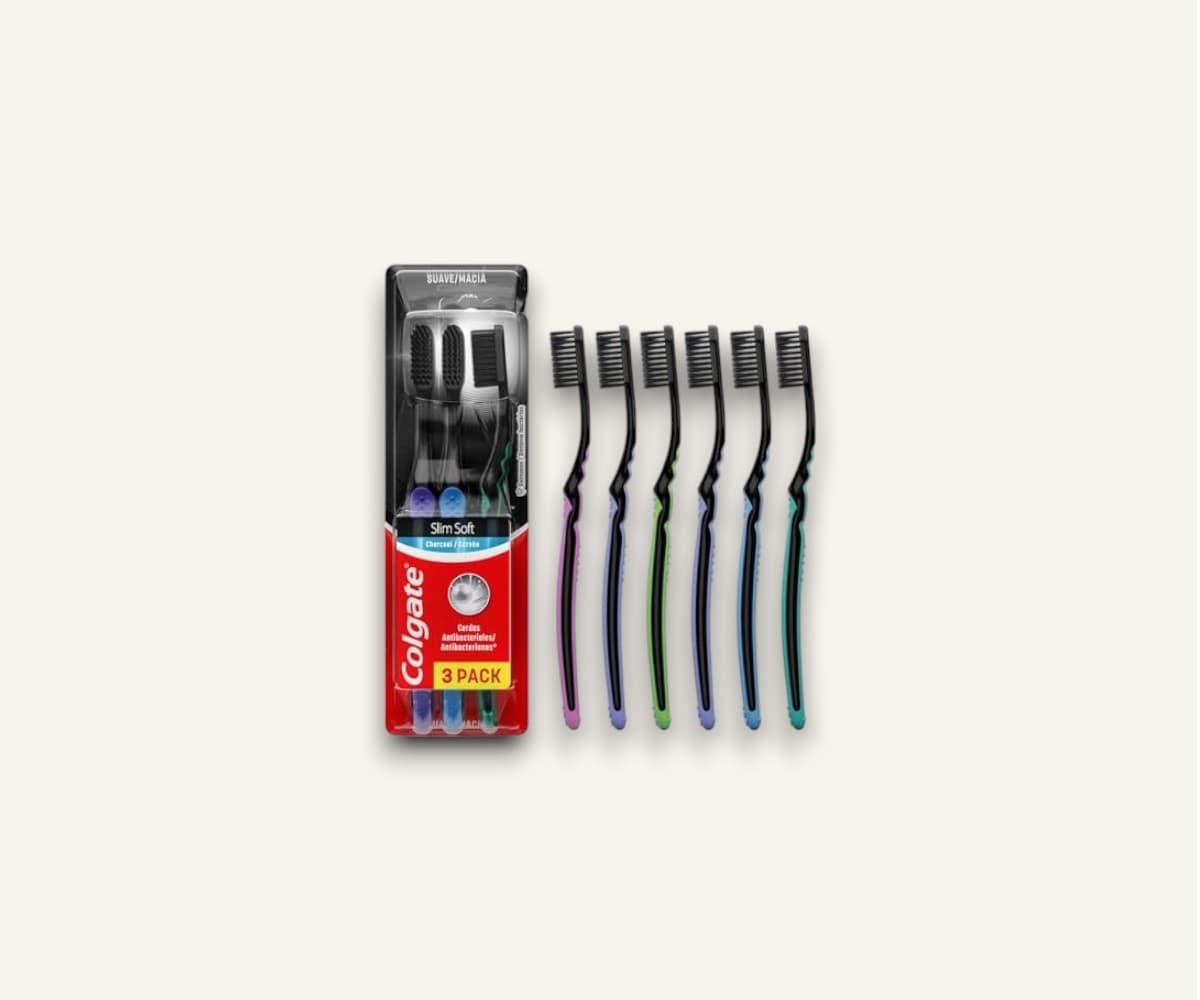Escova dental Slim Soft black Colgate pack 6un