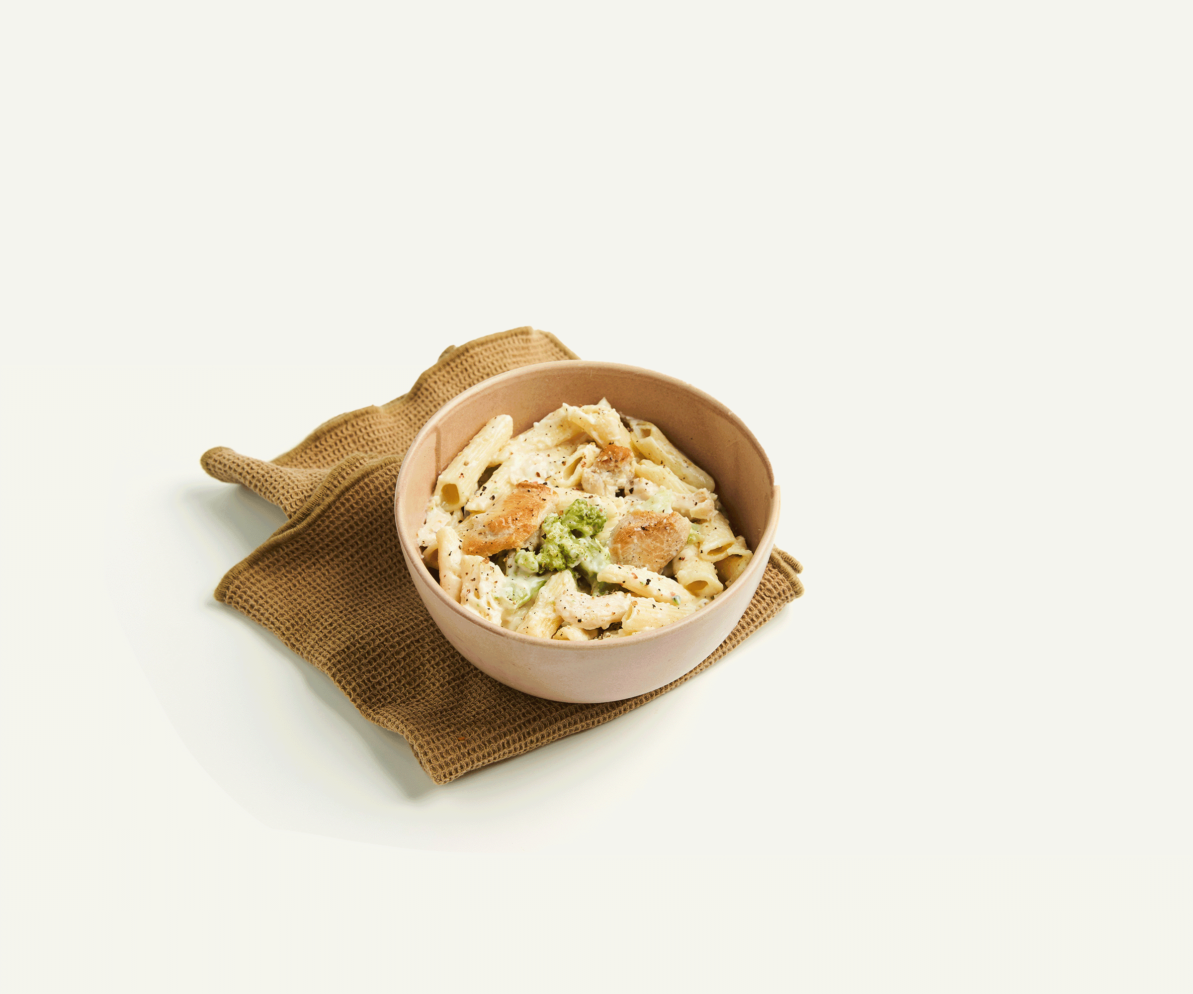 Penne ao molho alfredo com frango e brócolis 300g