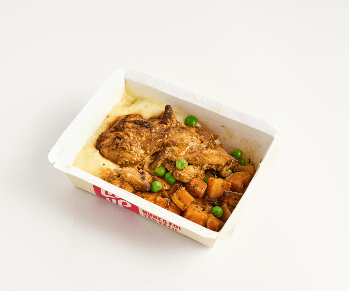 Sobrecoxa com ervilha, purê de batata e cenoura Liv Up 300g