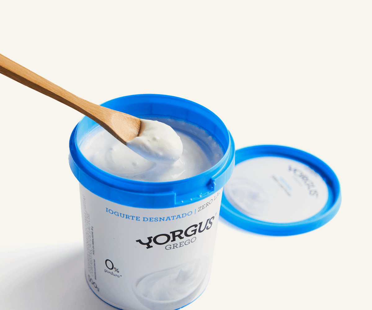 Iogurte grego desnatado natural sem lactose Yorgus 500g | Trela